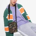 Eastpak JPRZL247 ショルダーバッグ それ 迷彩柄